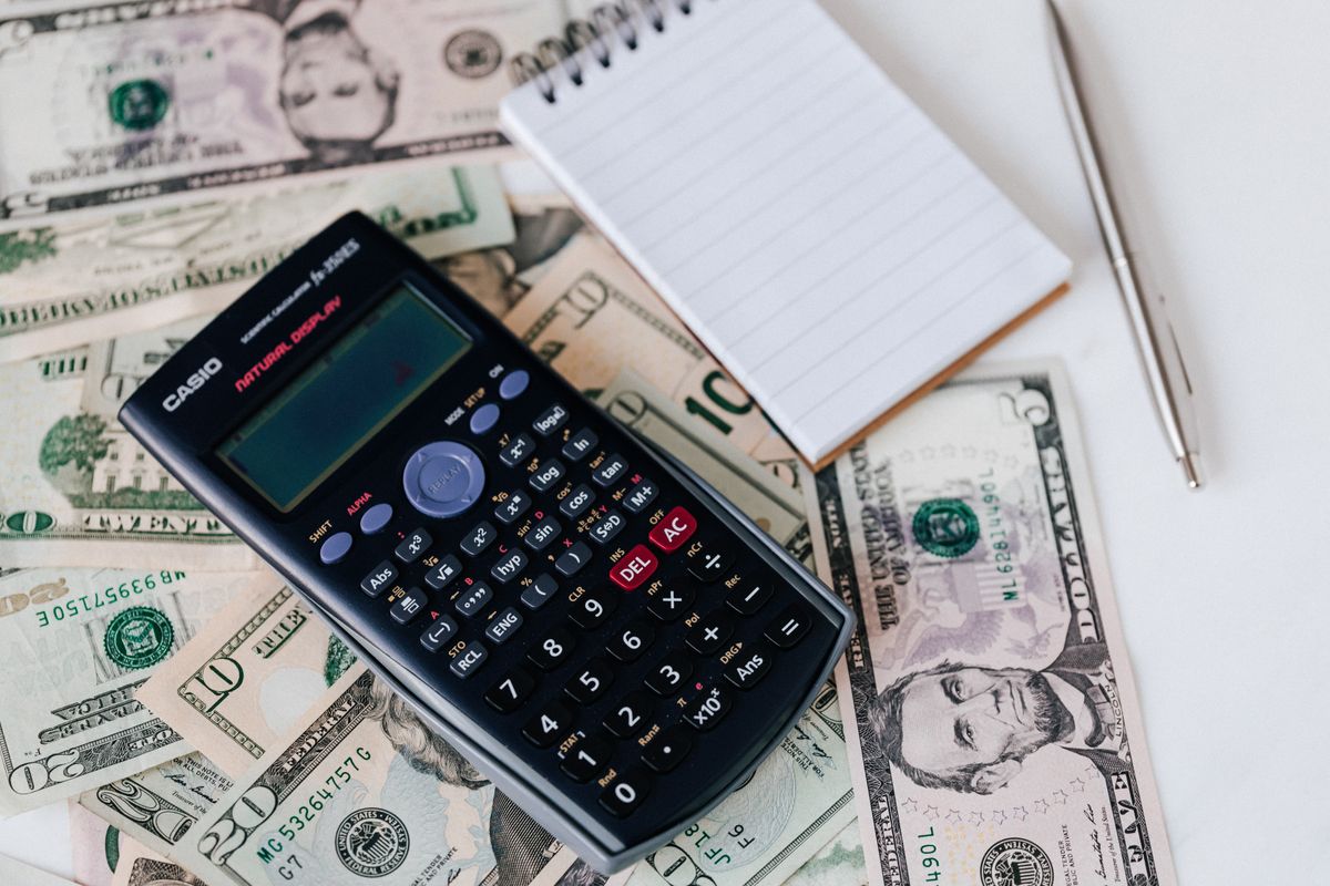 Google & Meta Ads: Warum Werbebudget ohne Speed-to-Lead verbrennt — und wie KI Ihre Ad-Leads automatisch qualifiziert
