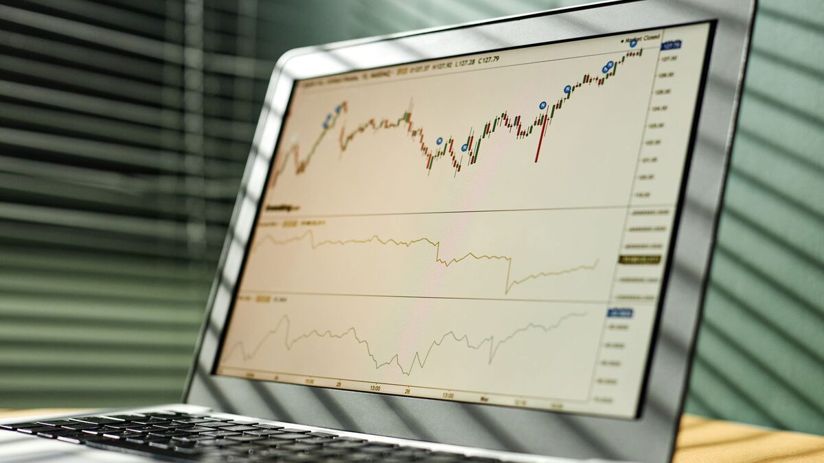 Was kostet KI-Vertriebsautomatisierung? Preise, Pakete und ROI für den DACH-Mittelstand (2026)